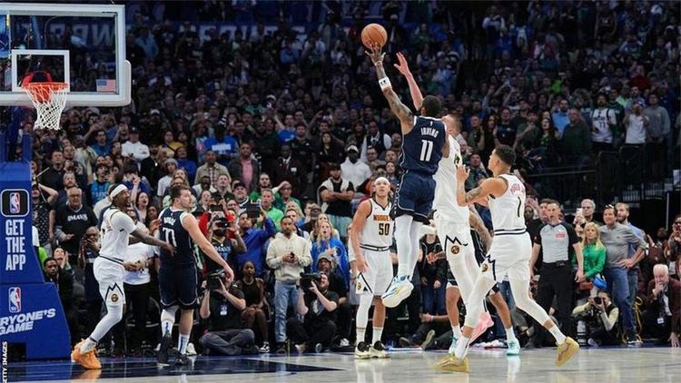 平博APP-关于德罗巴回归赛场，问鼎冠军首场状态亮眼，独行侠观众沸腾！的信息-平博APP